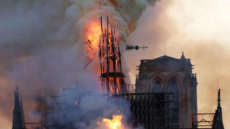 ct-notre-dame-fire-paris-20190415
